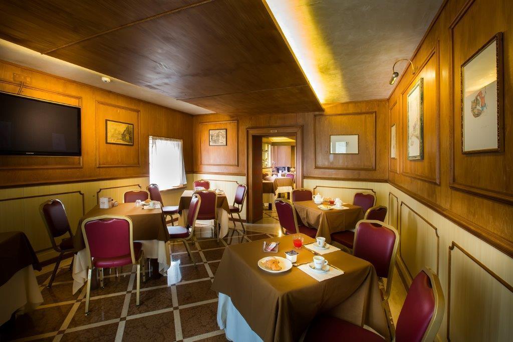 Hotel Camerlengo Corridonia Luaran gambar